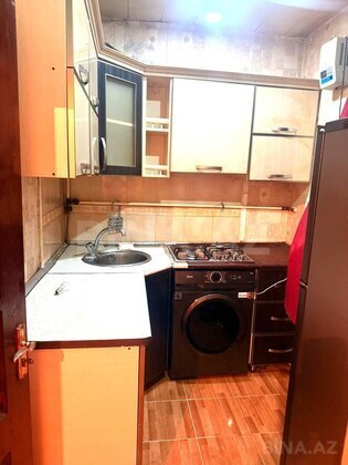 2 otaqlı Köhnə tikili, Memar Əcəmi m., Bakı