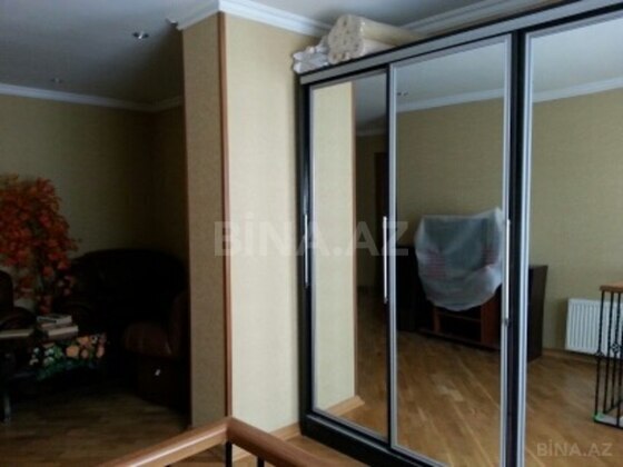 4 otaqlı Köhnə tikili, 28 May m., Bakı