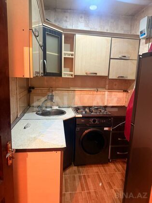 2 otaqlı Köhnə tikili, Memar Əcəmi m., Bakı