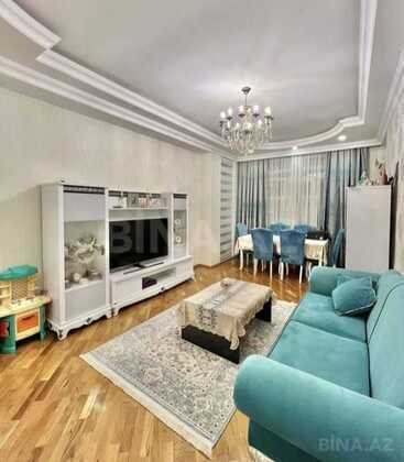 3 otaqlı Köhnə tikili, Memar Əcəmi m., Bakı