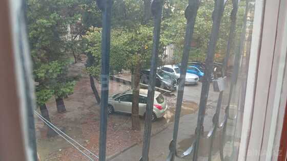 2 otaqlı Köhnə tikili, Memar Əcəmi m., Bakı