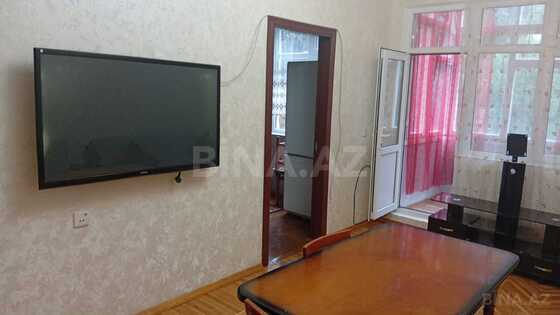 2 otaqlı Köhnə tikili, Memar Əcəmi m., Bakı