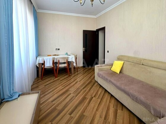 2 otaqlı Köhnə tikili, Neftçilər m., Bakı