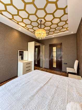 2 otaqlı Köhnə tikili, Elmlər Akademiyası m., Bakı