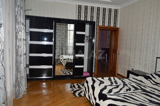 4 otaqlı Yeni tikili, İnşaatçılar m., Bakı