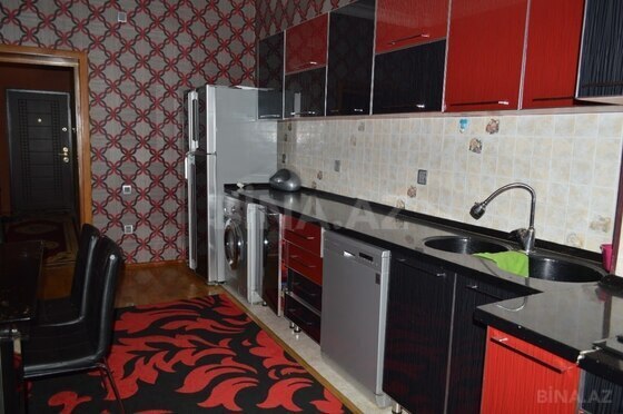 4 otaqlı Yeni tikili, İnşaatçılar m., Bakı