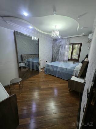 3 otaqlı Köhnə tikili, Xalqlar Dostluğu m., Bakı