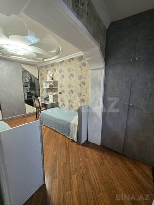 3 otaqlı Köhnə tikili, Xalqlar Dostluğu m., Bakı
