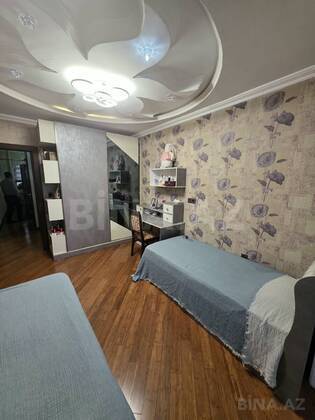 3 otaqlı Köhnə tikili, Xalqlar Dostluğu m., Bakı