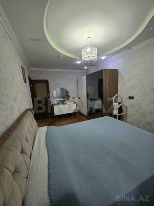 3 otaqlı Köhnə tikili, Xalqlar Dostluğu m., Bakı