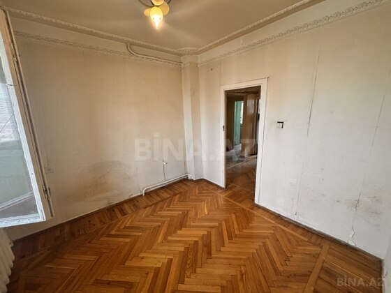 3 otaqlı Köhnə tikili, Qara Qarayev m., Bakı
