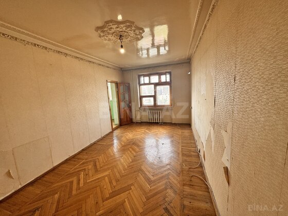 3 otaqlı Köhnə tikili, Qara Qarayev m., Bakı
