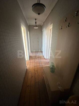 3 otaqlı Köhnə tikili, Avtovağzal m., Bakı