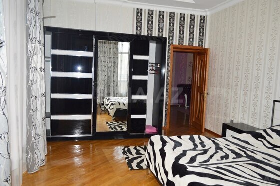 4 otaqlı Yeni tikili, İnşaatçılar m., Bakı