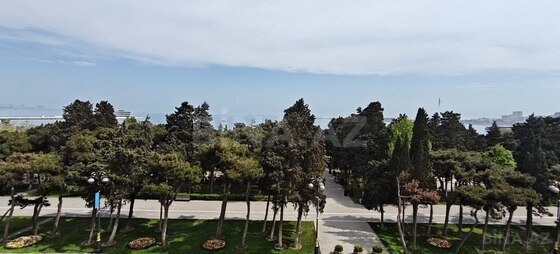 4 otaqlı Köhnə tikili, Sahil m., Bakı