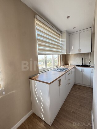 3 otaqlı Köhnə tikili, Bakıxanov q., Bakı