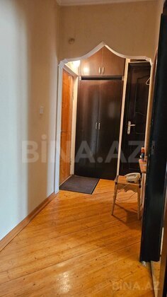 2 otaqlı Köhnə tikili, Elmlər Akademiyası m., Bakı