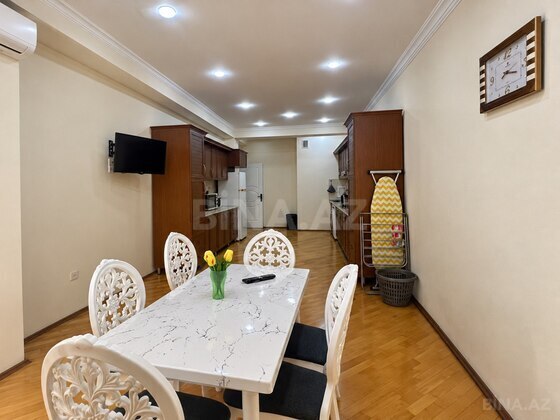 3 otaqlı Yeni tikili, 8 Noyabr m., Bakı