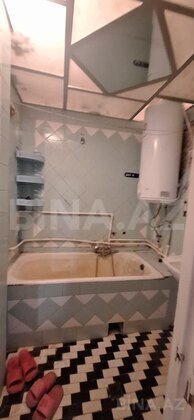 3 otaqlı Köhnə tikili, Qara Qarayev m., Bakı