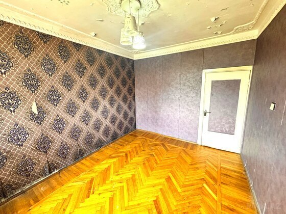 3 otaqlı Köhnə tikili, Qara Qarayev m., Bakı