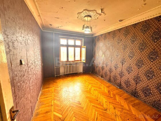3 otaqlı Köhnə tikili, Qara Qarayev m., Bakı