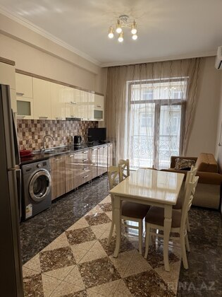 3 otaqlı Yeni tikili, Şah İsmayıl Xətai m., Bakı