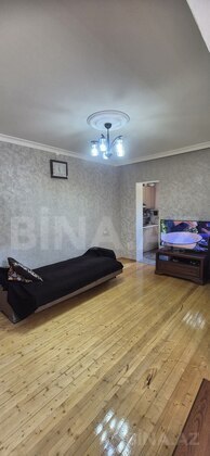 1 otaqlı Köhnə tikili, 8-ci mikrorayon q., Bakı