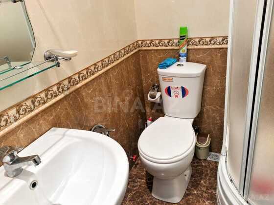 4 otaqlı Köhnə tikili, 28 May m., Bakı