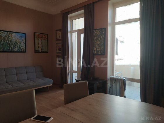 3 otaqlı Köhnə tikili, Sahil m., Bakı