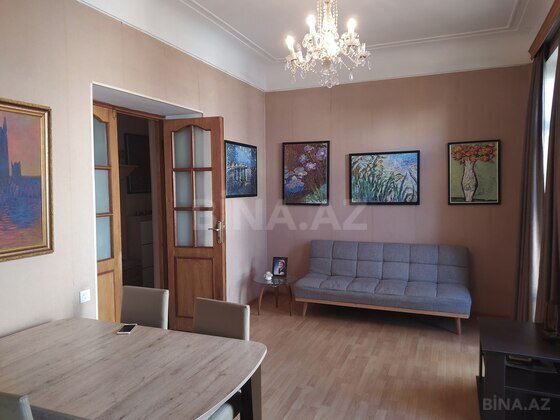 3 otaqlı Köhnə tikili, Sahil m., Bakı