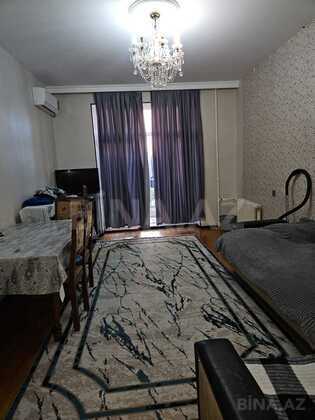 2 otaqlı Köhnə tikili, Elmlər Akademiyası m., Bakı