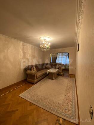 4 otaqlı Köhnə tikili, Neftçilər m., Bakı
