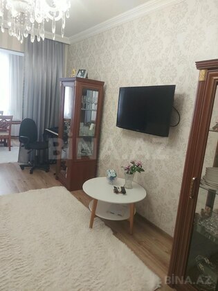 2 otaqlı Köhnə tikili, Elmlər Akademiyası m., Bakı