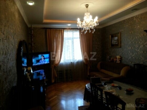 4 otaqlı Köhnə tikili, 28 May m., Bakı