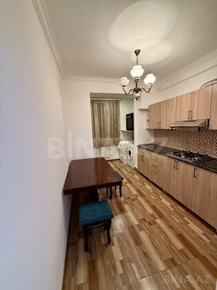 3 otaqlı Köhnə tikili, 28 May m., Bakı