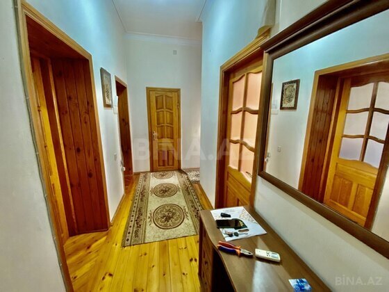 3 otaqlı Köhnə tikili, Qara Qarayev m., Bakı