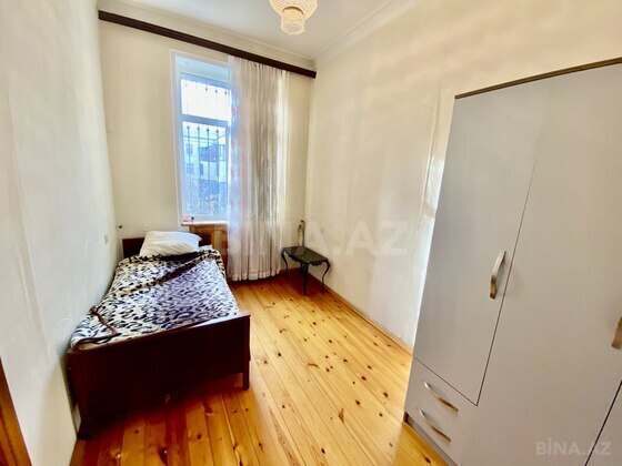 3 otaqlı Köhnə tikili, Qara Qarayev m., Bakı