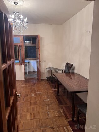 3 otaqlı Köhnə tikili, Xalqlar Dostluğu m., Bakı