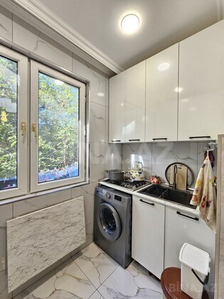 3 otaqlı Köhnə tikili, 20 Yanvar m., Bakı