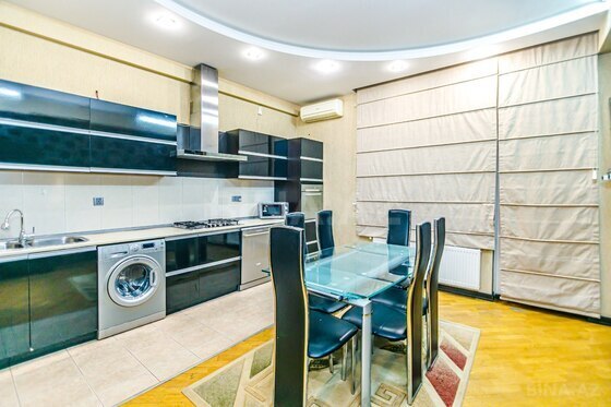 4 otaqlı Yeni tikili, 28 May m., Bakı