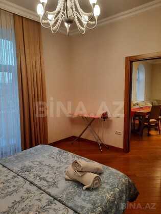 3 otaqlı Köhnə tikili, Sahil m., Bakı