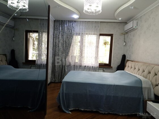3 otaqlı Köhnə tikili, Xalqlar Dostluğu m., Bakı