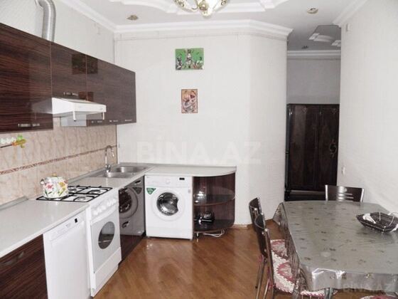 2 otaqlı Köhnə tikili, Sahil m., Bakı