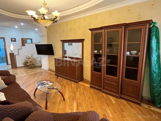 3 otaqlı Yeni tikili, Nizami m., Bakı