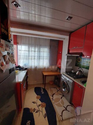 3 otaqlı Köhnə tikili, Xalqlar Dostluğu m., Bakı