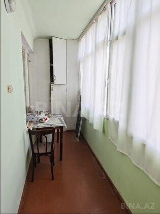 3 otaqlı Köhnə tikili, Xalqlar Dostluğu m., Bakı