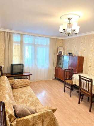 2 otaqlı Köhnə tikili, İnşaatçılar m., Bakı