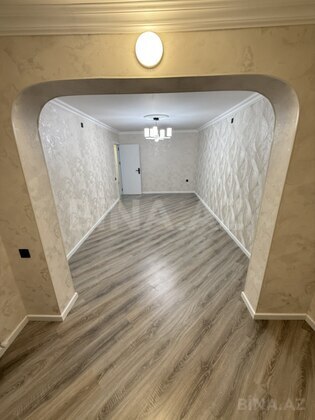 3 otaqlı Köhnə tikili, Neftçilər m., Bakı