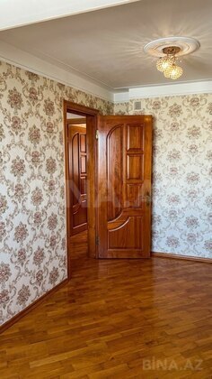 3 otaqlı Köhnə tikili, Gənclik m., Bakı