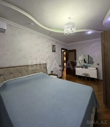 3 otaqlı Köhnə tikili, Xalqlar Dostluğu m., Bakı
